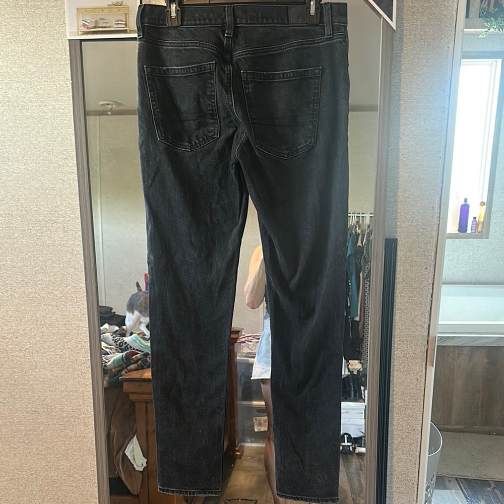Black Straight Fit Jeans with Classic Design